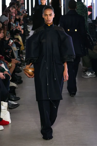 Look 19